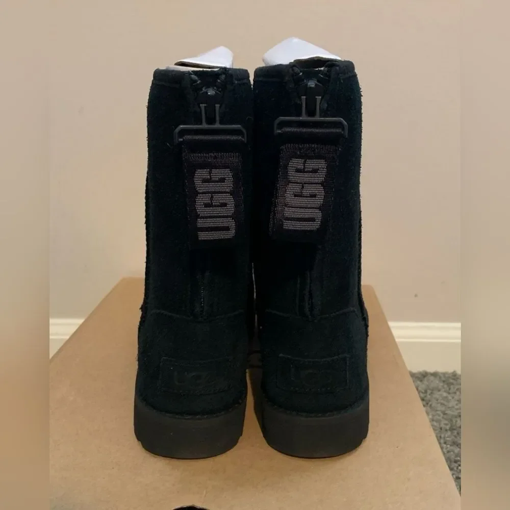 UGG Classic Short Logo Back Zip Black Shearling Suede Boots 10